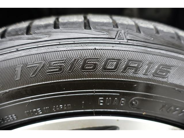 アクア Ｘ－アーバン　キーフリーシステム　横滑り防止システム　Ａストップ　衝突軽減ブレーキ　ＤＶＤ再生可　パワステ　フルセグＴＶ　スマートキ－　デュアルエアバック　運転席エアバッグ　ナビＴＶ　ＥＴＣ車載器　ドラレコ　ＡＢＳ（27枚目）