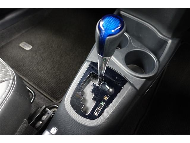 アクア Ｘ－アーバン　キーフリーシステム　横滑り防止システム　Ａストップ　衝突軽減ブレーキ　ＤＶＤ再生可　パワステ　フルセグＴＶ　スマートキ－　デュアルエアバック　運転席エアバッグ　ナビＴＶ　ＥＴＣ車載器　ドラレコ　ＡＢＳ（28枚目）