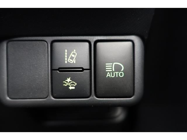 アクア Ｘ－アーバン　キーフリーシステム　横滑り防止システム　Ａストップ　衝突軽減ブレーキ　ＤＶＤ再生可　パワステ　フルセグＴＶ　スマートキ－　デュアルエアバック　運転席エアバッグ　ナビＴＶ　ＥＴＣ車載器　ドラレコ　ＡＢＳ（30枚目）