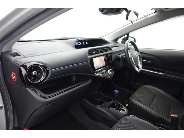 アクア Ｘ－アーバン　キーフリーシステム　横滑り防止システム　Ａストップ　衝突軽減ブレーキ　ＤＶＤ再生可　パワステ　フルセグＴＶ　スマートキ－　デュアルエアバック　運転席エアバッグ　ナビＴＶ　ＥＴＣ車載器　ドラレコ　ＡＢＳ（38枚目）