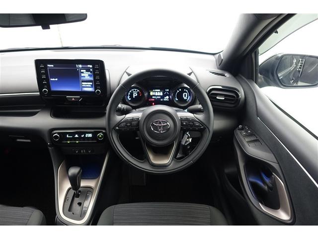 ヤリス Ｚ　ワンオーナー車　パワステ　メディアプレイヤー接続　ＥＳＣ　ＬＥＤライト　サイドエアバック　クルーズＣ　リモコンキー　オ－トエアコン　イモビ　ＡＢＳ　エアバッグ　パワーウィンドウ　ＥＴＣ　スマートキ（4枚目）