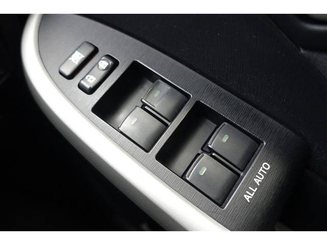プリウス Ｓ　スマートキープッシュスタート　整備記録簿　横滑防止　ナビＴＶ　Ｗエアバック　ＡＵＸ　地デジＴＶ　ＤＶＤ視聴可能　ＥＴＣ付き　イモビライザー　エアＢ　サイドカーテンエアバック　ＡＡＣ　Ｂカメラ　ＡＢＳ（36枚目）