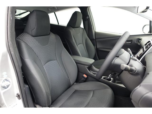 プリウス Ｓセーフティプラス　地デジフルセグ　アイドルストップ　セキュリティ　運転席エアバック　アクティブクルーズコントロール　点検記録簿　ＥＴＣ装備　ＬＥＤライト　Ｂモニター　ナビＴＶ　横滑り防止機能　リモコンキー　ＡＷ　ＰＷ（5枚目）