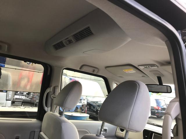 キッズコーナーはディーラーの公園のようなスペースは確保できませんが、お子様と一緒でも来店頂きやすいようにご用意させていただきました。これもお客様の声からヒントをいただきつくりました。