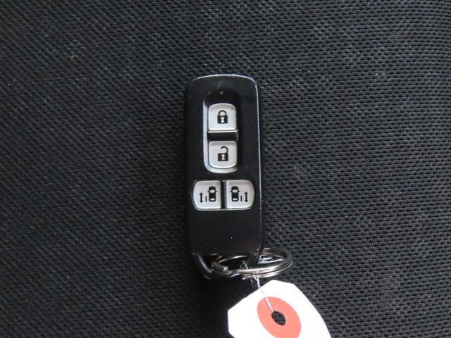 N-BOXカスタム G SS ブラックスタイルパッケージ バックカメラ オートライト Bluetooth 両側電動スライドドア ナビ プッシュスタート ETC オートエアコン 禁煙車 衝突被害軽減システム 横滑り防止機能 盗難防止システム 1年保証付(38枚目)