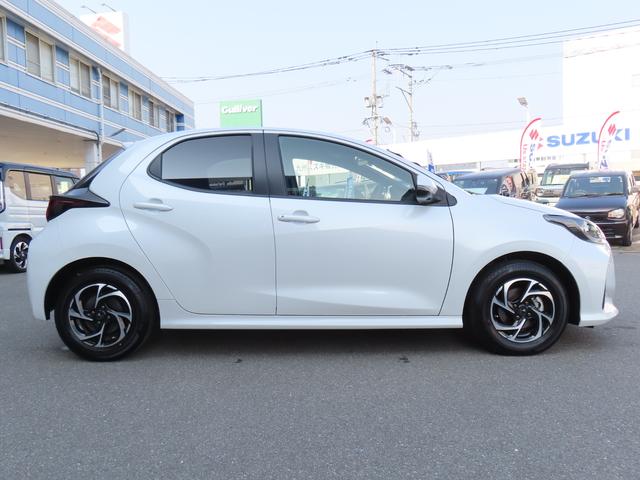 ヤリス ハイブリッド G オートライト Bluetooth 純正ナビ プッシュスタート シートヒーター オートエアコン ETC 禁煙車 衝突被害軽減システム 横滑り防止機能 盗難防止システム 全方位モニター 新車保証継承(12枚目)