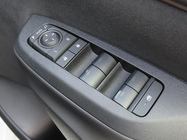 ヤリス ハイブリッド G オートライト Bluetooth 純正ナビ プッシュスタート シートヒーター オートエアコン ETC 禁煙車 衝突被害軽減システム 横滑り防止機能 盗難防止システム 全方位モニター 新車保証継承(29枚目)