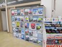 当店の中古車展示場の画像です！４０台以上の豊富な在庫を取り揃えて、皆様のご来店をお待ちしております。