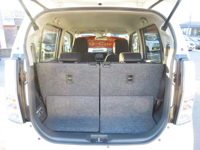 ラゲッジスペースの画像です。軽自動車ですが開口部も広いので荷物も載せやすいです!