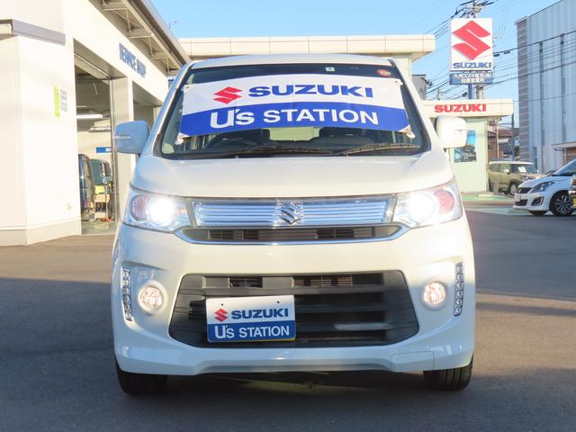 外装は、専任のスタッフが真心込めて丁寧にワックス磨きをしておりますので、ピカピカに仕上がっております。