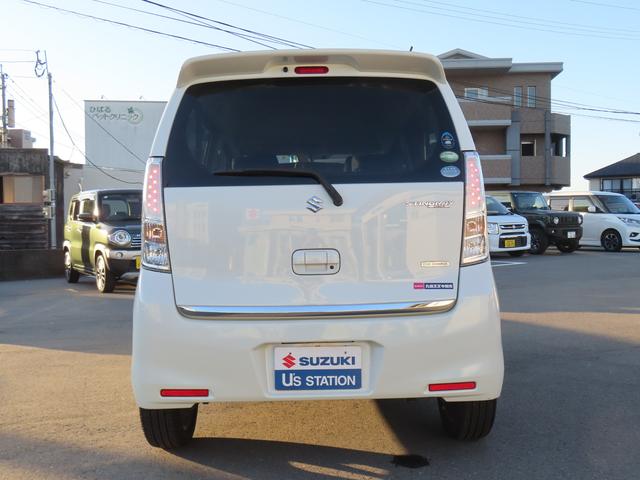 後席ドアはスモークガラスになってますので、プライバシー保護にもなります!! もちろん全面UVカットガラスになってますので日焼け対策もバッチリです☆