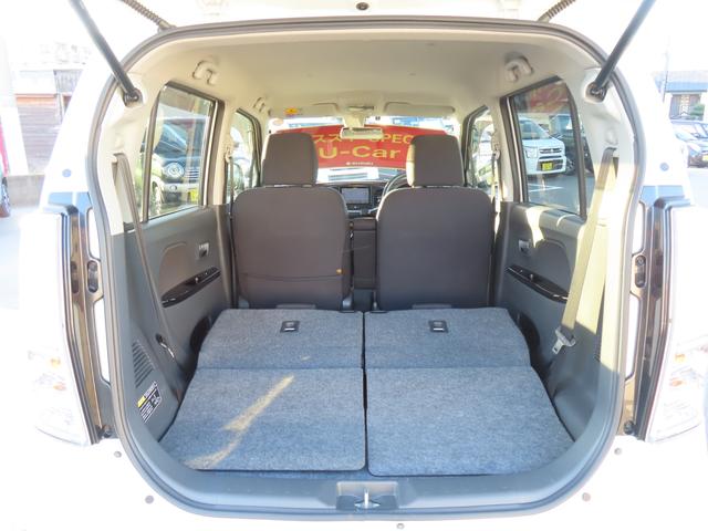 後席を倒せば、長い荷物や大きい荷物を載せることができます!