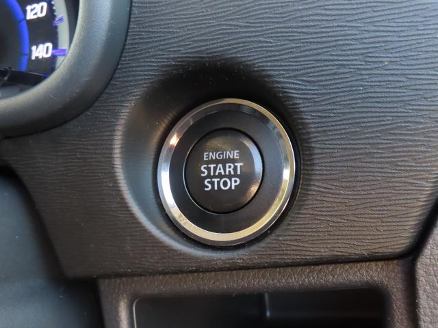 エンジンを掛ける時はプッシュスタート式になります。リモコンキーはかばんの中に入れていてもエンジンを掛けることができます!