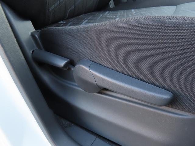 運転席シートリフター付きです!運転席の高さをお好みの位置に調節できます!
