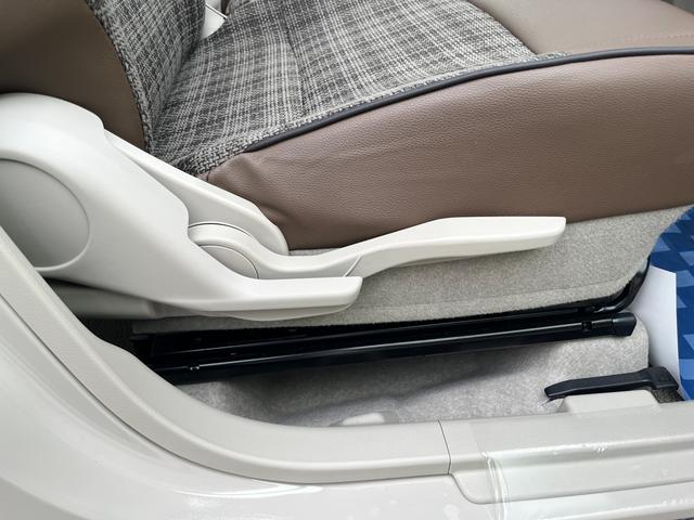 アルトラパンＬＣ ＬＣ　Ｘ　４型　全方位カメラ付きナビ　ＥＴＣ　ＬＥＤヘッドライト　衝突被害軽減ブレーキサポート　アイドリングストップ　オートライト　Ｂｌｕｅｔｏｏｔｈ　ＣＤ／ＤＶＤ（50枚目）