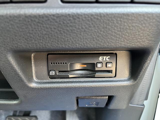 スペーシアカスタム カスタム　ＨＹＢＲＩＤ　ＸＳ　３型　全方位カメラ付きナビ　ＥＴＣ　両側電動スライドドア　衝突被害軽減ブレーキサポート　運転席シートヒーター　スリムサーキュレーター　ヘッドアップディスプレイ　ＬＥＤヘッドライト　アイドリングストップ（12枚目）