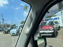 運転席と助手席に乗降グリップもしっかりと付いています!
