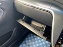 グローブボックスの画像です!車検証入れなどにお使いいただけます!