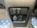 運転席だけでなく助手席にもシートヒーター装備!USBソケットもありますよ!