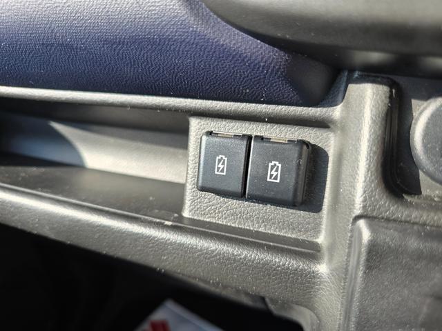 ����Ȃɂ̓O���[�u�a�n�w�̑��ɂ����[���t���Ă���܂��B�Ԍ��ؓ��̎��[�ɂ��g����������