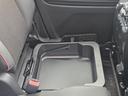 助手席にはグローブBOXが付いております。車検証等の収納にお使いください
