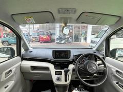 インパネ全体。運転時の見通しも良好です☆ 6