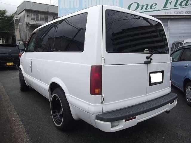 シボレーアストロ LT 4WD 8ナンバー DVDナビ 3列シート ETC(7枚目)