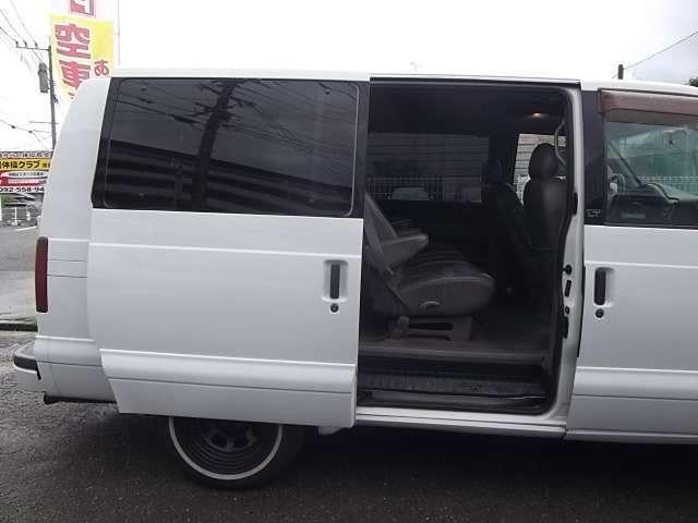 シボレーアストロ LT 4WD 8ナンバー DVDナビ 3列シート ETC(10枚目)