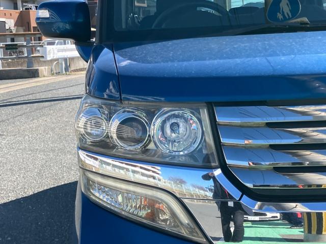 N-BOXカスタム G・Lパッケージ ナビ フルセグTV バックカメラ キセノンヘッドライト 15インチアルミ 電動スライドドア(4枚目)