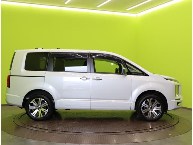 デリカD:5 P/走行8800km/8人乗/ディーゼルTB/4WD/ 10型フルセグナビ/マルチアラウンドM/両側自動ドア/スマートキー/ETC/革調シートカバー/アダプティブクルコン/BSW/LDW/オートハイビーム/LED/18AW/CVT/4WD/8人乗(5枚目)