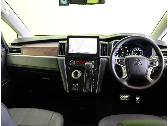 デリカD:5 P/走行8800km/8人乗/ディーゼルTB/4WD/ 10型フルセグナビ/マルチアラウンドM/両側自動ドア/スマートキー/ETC/革調シートカバー/アダプティブクルコン/BSW/LDW/オートハイビーム/LED/18AW/CVT/4WD/8人乗(10枚目)