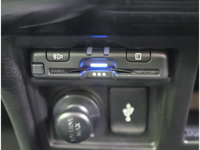 デリカD:5 P/走行8800km/8人乗/ディーゼルTB/4WD/ 10型フルセグナビ/マルチアラウンドM/両側自動ドア/スマートキー/ETC/革調シートカバー/アダプティブクルコン/BSW/LDW/オートハイビーム/LED/18AW/CVT/4WD/8人乗(18枚目)