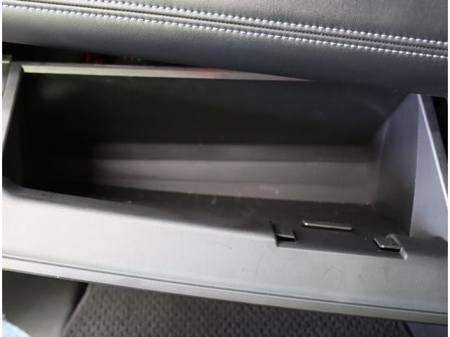 デリカD:5 P/走行8800km/8人乗/ディーゼルTB/4WD/ 10型フルセグナビ/マルチアラウンドM/両側自動ドア/スマートキー/ETC/革調シートカバー/アダプティブクルコン/BSW/LDW/オートハイビーム/LED/18AW/CVT/4WD/8人乗(52枚目)