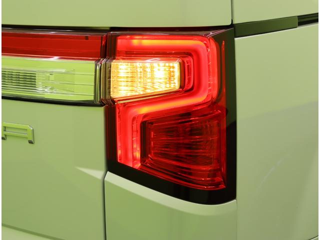 デリカD:5 P/走行8800km/8人乗/ディーゼルTB/4WD/ 10型フルセグナビ/マルチアラウンドM/両側自動ドア/スマートキー/ETC/革調シートカバー/アダプティブクルコン/BSW/LDW/オートハイビーム/LED/18AW/CVT/4WD/8人乗(61枚目)