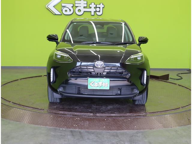 ヤリスクロス ハイブリッドＺ／パノラミックビュー／　Ｄオーディオ／パノラミックビュー／ハーフレザー／Ｐシートヒーター／クルコン／プリクラッシュ／ＢＳＭ／ＰＫＳＢ／革巻ステア／スマートキー／オートＬＥＤ／１８ＡＷ／ＣＶＴ（3枚目）