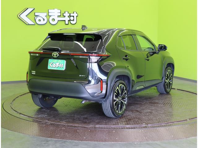 ヤリスクロス ハイブリッドＺ／パノラミックビュー／　Ｄオーディオ／パノラミックビュー／ハーフレザー／Ｐシートヒーター／クルコン／プリクラッシュ／ＢＳＭ／ＰＫＳＢ／革巻ステア／スマートキー／オートＬＥＤ／１８ＡＷ／ＣＶＴ（6枚目）