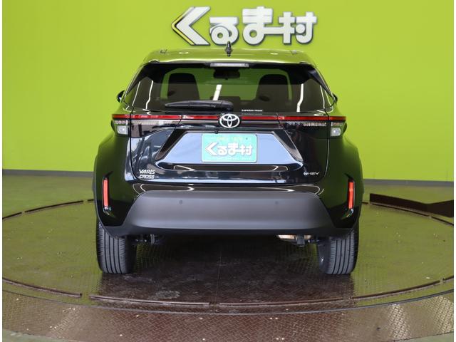 ヤリスクロス ハイブリッドＺ／パノラミックビュー／　Ｄオーディオ／パノラミックビュー／ハーフレザー／Ｐシートヒーター／クルコン／プリクラッシュ／ＢＳＭ／ＰＫＳＢ／革巻ステア／スマートキー／オートＬＥＤ／１８ＡＷ／ＣＶＴ（7枚目）