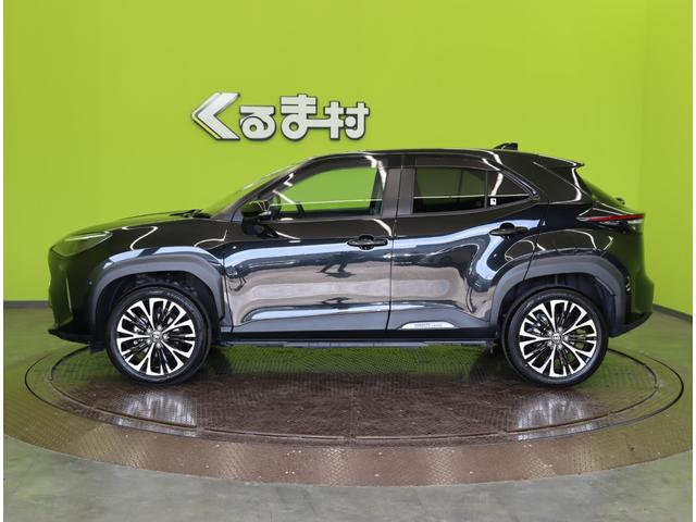 ヤリスクロス ハイブリッドＺ／パノラミックビュー／　Ｄオーディオ／パノラミックビュー／ハーフレザー／Ｐシートヒーター／クルコン／プリクラッシュ／ＢＳＭ／ＰＫＳＢ／革巻ステア／スマートキー／オートＬＥＤ／１８ＡＷ／ＣＶＴ（9枚目）