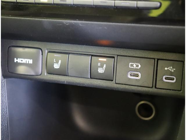 ヤリスクロス ハイブリッドＺ／パノラミックビュー／　Ｄオーディオ／パノラミックビュー／ハーフレザー／Ｐシートヒーター／クルコン／プリクラッシュ／ＢＳＭ／ＰＫＳＢ／革巻ステア／スマートキー／オートＬＥＤ／１８ＡＷ／ＣＶＴ（17枚目）