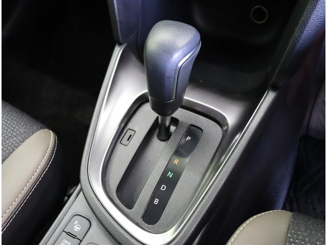 ヤリスクロス ハイブリッドＺ／パノラミックビュー／　Ｄオーディオ／パノラミックビュー／ハーフレザー／Ｐシートヒーター／クルコン／プリクラッシュ／ＢＳＭ／ＰＫＳＢ／革巻ステア／スマートキー／オートＬＥＤ／１８ＡＷ／ＣＶＴ（18枚目）