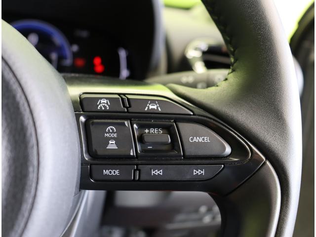 ヤリスクロス ハイブリッドＺ／パノラミックビュー／　Ｄオーディオ／パノラミックビュー／ハーフレザー／Ｐシートヒーター／クルコン／プリクラッシュ／ＢＳＭ／ＰＫＳＢ／革巻ステア／スマートキー／オートＬＥＤ／１８ＡＷ／ＣＶＴ（22枚目）