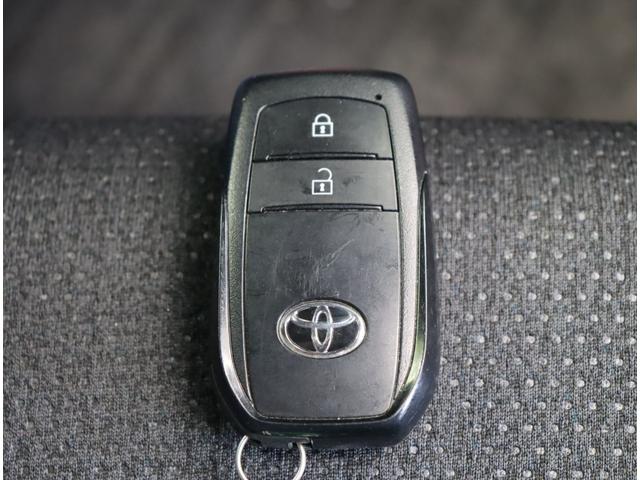 ヤリスクロス ハイブリッドＺ／パノラミックビュー／　Ｄオーディオ／パノラミックビュー／ハーフレザー／Ｐシートヒーター／クルコン／プリクラッシュ／ＢＳＭ／ＰＫＳＢ／革巻ステア／スマートキー／オートＬＥＤ／１８ＡＷ／ＣＶＴ（25枚目）