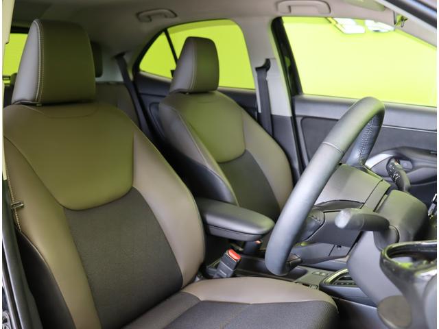 ヤリスクロス ハイブリッドＺ／パノラミックビュー／　Ｄオーディオ／パノラミックビュー／ハーフレザー／Ｐシートヒーター／クルコン／プリクラッシュ／ＢＳＭ／ＰＫＳＢ／革巻ステア／スマートキー／オートＬＥＤ／１８ＡＷ／ＣＶＴ（32枚目）