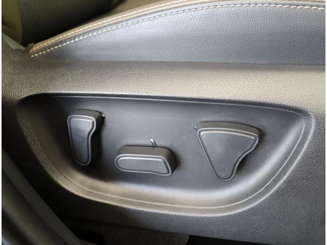 ヤリスクロス ハイブリッドＺ／パノラミックビュー／　Ｄオーディオ／パノラミックビュー／ハーフレザー／Ｐシートヒーター／クルコン／プリクラッシュ／ＢＳＭ／ＰＫＳＢ／革巻ステア／スマートキー／オートＬＥＤ／１８ＡＷ／ＣＶＴ（33枚目）