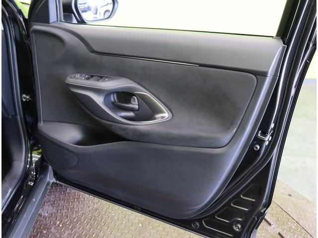 ヤリスクロス ハイブリッドＺ／パノラミックビュー／　Ｄオーディオ／パノラミックビュー／ハーフレザー／Ｐシートヒーター／クルコン／プリクラッシュ／ＢＳＭ／ＰＫＳＢ／革巻ステア／スマートキー／オートＬＥＤ／１８ＡＷ／ＣＶＴ（36枚目）