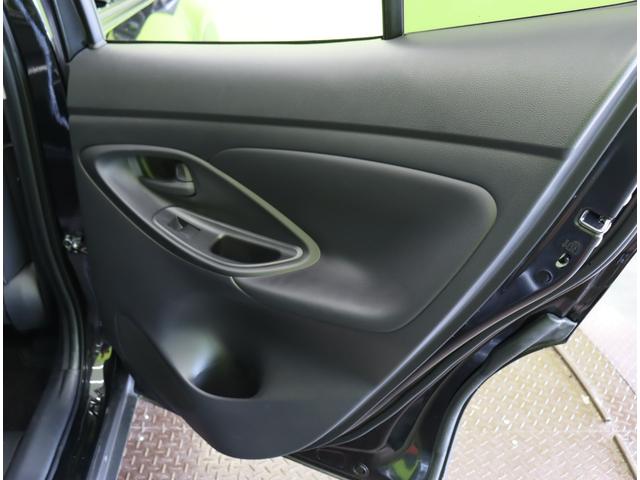 ヤリスクロス ハイブリッドＺ／パノラミックビュー／　Ｄオーディオ／パノラミックビュー／ハーフレザー／Ｐシートヒーター／クルコン／プリクラッシュ／ＢＳＭ／ＰＫＳＢ／革巻ステア／スマートキー／オートＬＥＤ／１８ＡＷ／ＣＶＴ（40枚目）