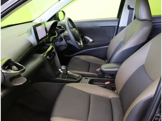 ヤリスクロス ハイブリッドＺ／パノラミックビュー／　Ｄオーディオ／パノラミックビュー／ハーフレザー／Ｐシートヒーター／クルコン／プリクラッシュ／ＢＳＭ／ＰＫＳＢ／革巻ステア／スマートキー／オートＬＥＤ／１８ＡＷ／ＣＶＴ（47枚目）