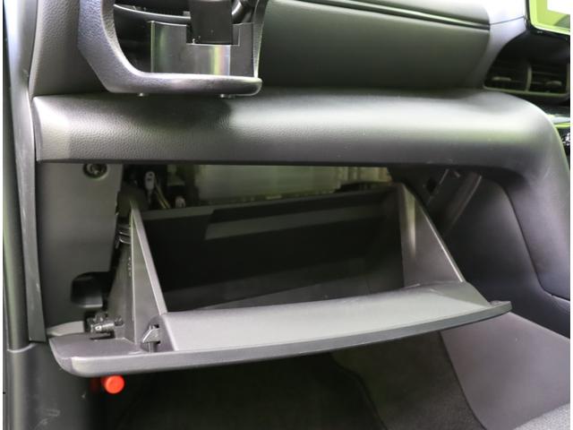 ヤリスクロス ハイブリッドＺ／パノラミックビュー／　Ｄオーディオ／パノラミックビュー／ハーフレザー／Ｐシートヒーター／クルコン／プリクラッシュ／ＢＳＭ／ＰＫＳＢ／革巻ステア／スマートキー／オートＬＥＤ／１８ＡＷ／ＣＶＴ（49枚目）