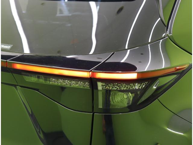 ヤリスクロス ハイブリッドＺ／パノラミックビュー／　Ｄオーディオ／パノラミックビュー／ハーフレザー／Ｐシートヒーター／クルコン／プリクラッシュ／ＢＳＭ／ＰＫＳＢ／革巻ステア／スマートキー／オートＬＥＤ／１８ＡＷ／ＣＶＴ（58枚目）