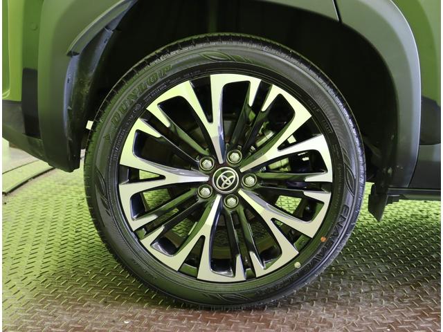 ヤリスクロス ハイブリッドＺ／パノラミックビュー／　Ｄオーディオ／パノラミックビュー／ハーフレザー／Ｐシートヒーター／クルコン／プリクラッシュ／ＢＳＭ／ＰＫＳＢ／革巻ステア／スマートキー／オートＬＥＤ／１８ＡＷ／ＣＶＴ（66枚目）